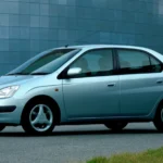 primer automovil hibrido