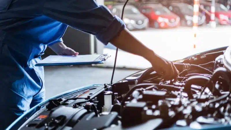 mantenimiento-de-las-luces-del-automovil-comprobacion-sustitucion-y-ajuste-para-una-visibilidad-optima