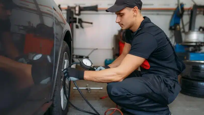 mantenimiento-del-sistema-de-direccion-consejos-para-evitar-problemas-de-manejo-y-desgaste-prematuro-de-los-neumaticos